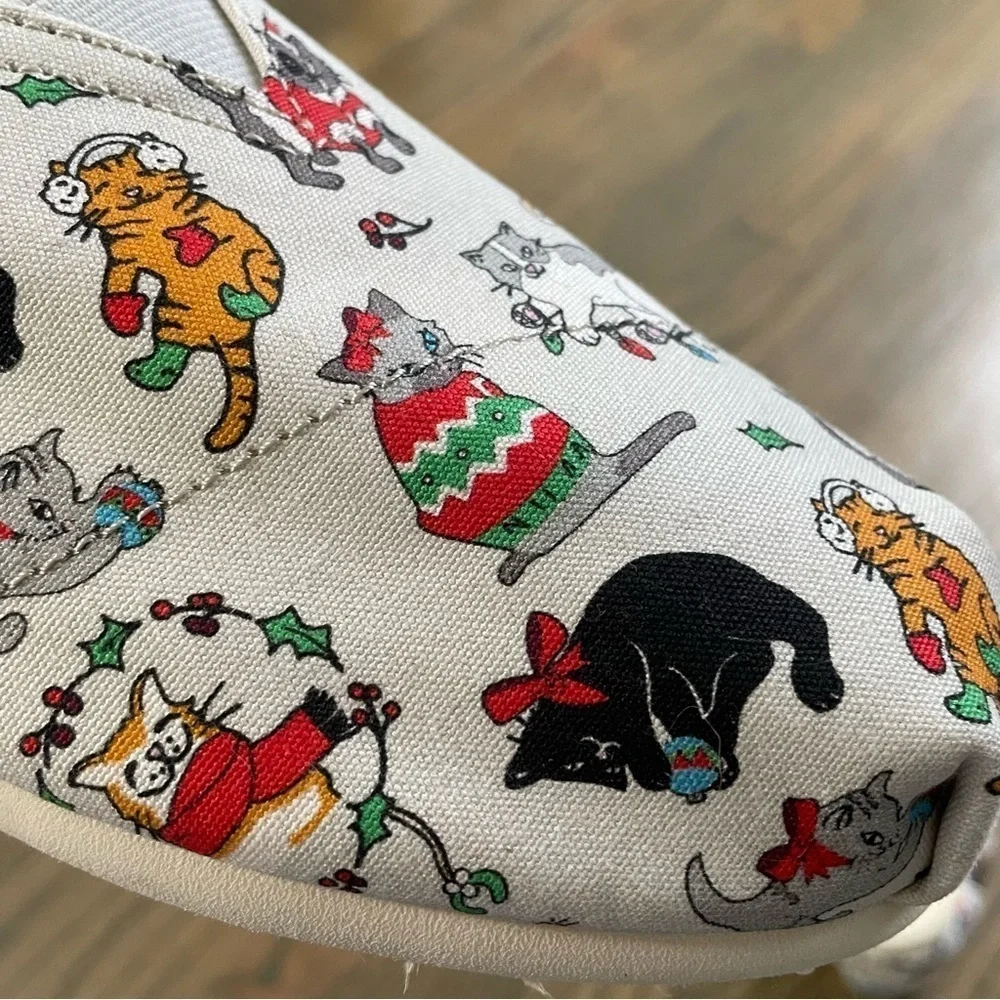 New TOMS Women’s Belmont Holiday Cats Print Ortholite Flats Shoe in Light Gray 8